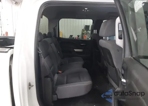 2014 Chevrolet Silverado 1500 2Lt z USA, uszkodzony, nr VIN 3GCUKREC5EG265518